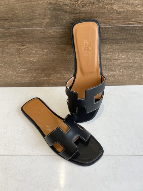 Rasteira Flat Hermes Preto Italiana