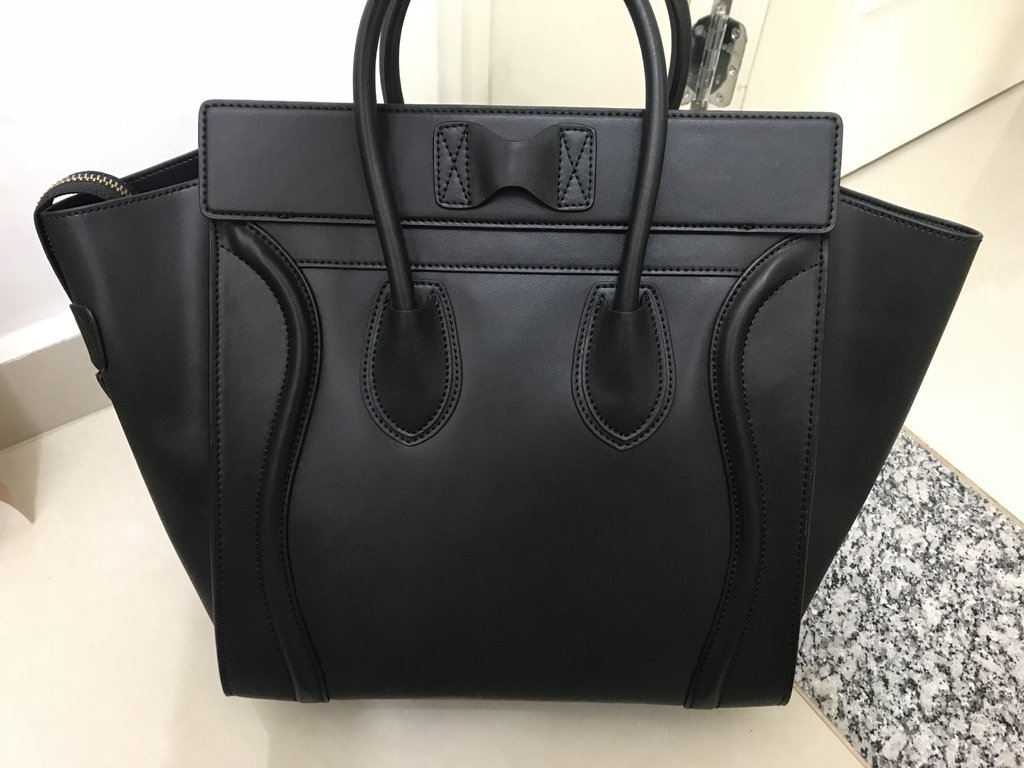 black celine phantom bolsa