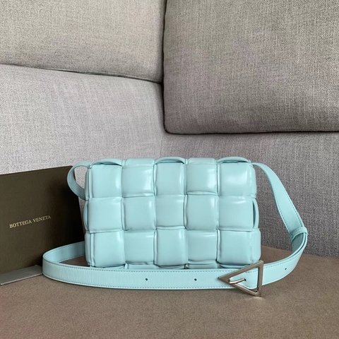 bottega veneta baby blue bolsa