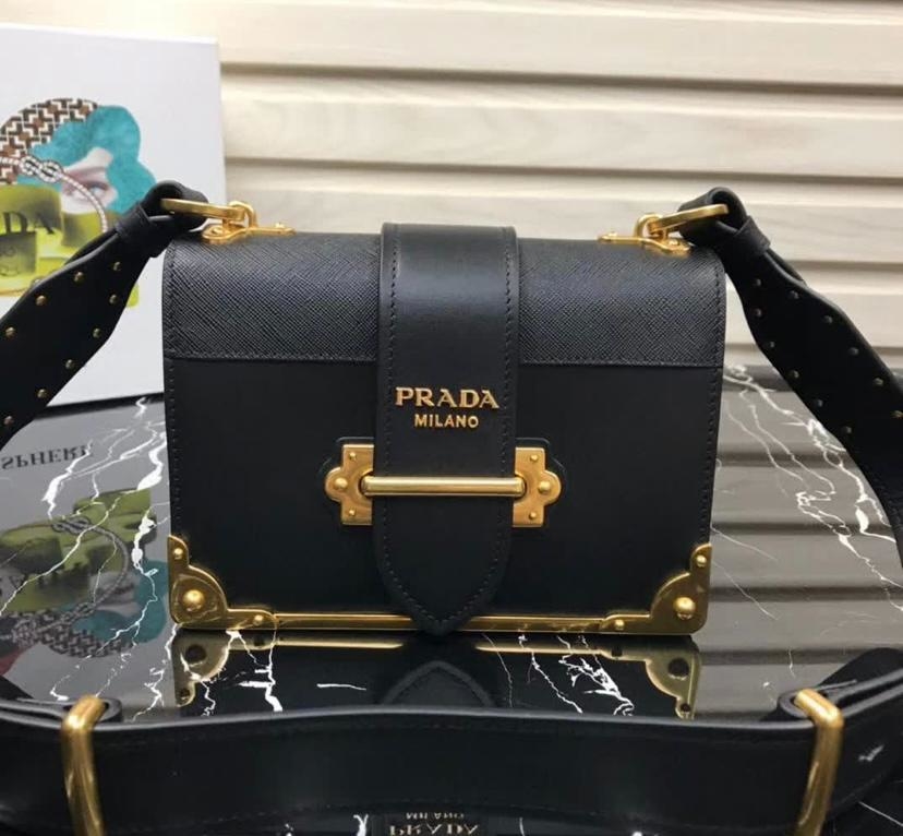 prada cahier leather bolsa