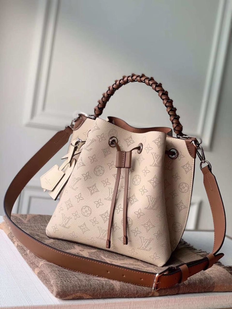lv round bucket bolsa