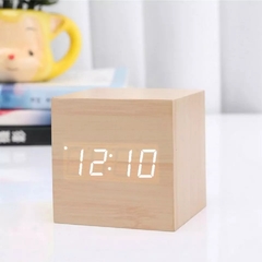 Reloj USB y Pila (Hora, fecha y temperatura) 6x6 cm - comprar online