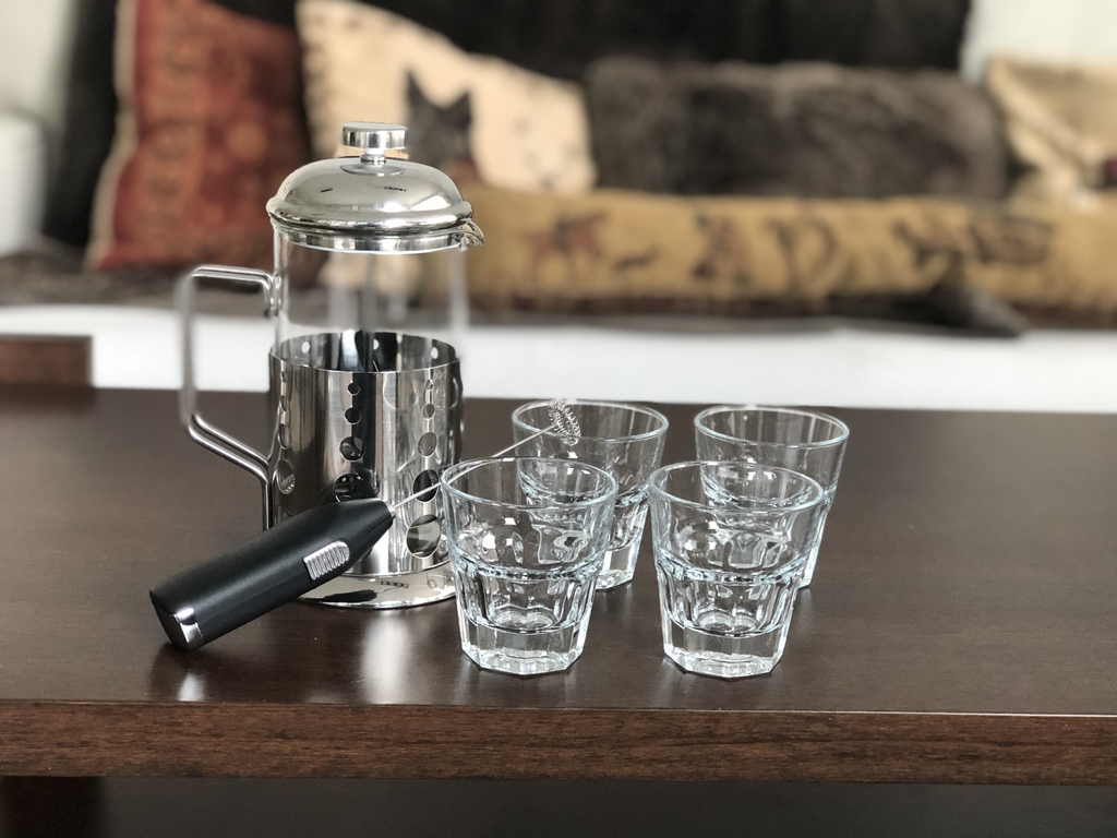 Cafetera de Acero Embolo y 4 vasos shot vidrio café PASABAHCE