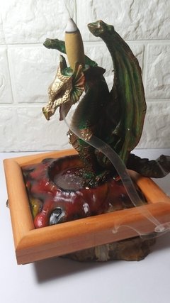 Incensário cascata de fumaça dragão base madeira com orgonite na internet