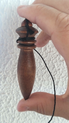 Pêndulo de madeira técnico Zots - Escriba com lastro - 7cm