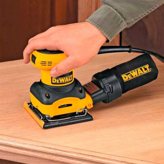 LIJADORA ORBITAL 230W DWE6411 DEWALT - EMI SRL