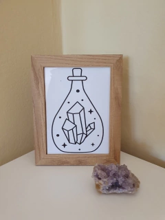 Cuadrito con ilustracion de Botellita con cristales - comprar online