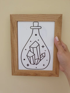 Cuadrito con ilustracion de Botellita con cristales en internet