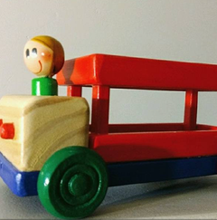 Camion Jaula con personaje