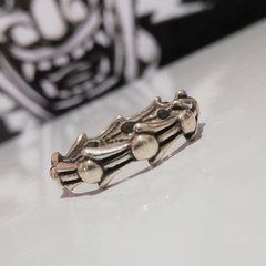 anillo skull. espinas finas. plata 925
