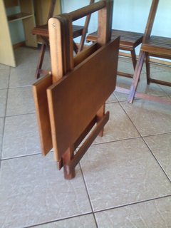 Conjunto dobrável Mesa 70cm com 2 cadeiras em madeira de lei - Mesas Club Chapecó - Mesas e cadeiras de madeira para bar e lanchonete