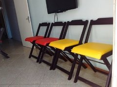 Cadeira dobrável com assento estofado na internet