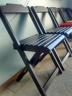 Envio Imediato - Conjunto dobrável Mesa 120cm com 4 cadeiras em madeira de lei na internet