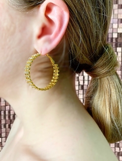 Argollas doradas de strass gruesas JUDY - Gabriella Capucci