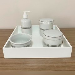 Kit Higiene Porcelana Branco  Fio Prata - 4 peças 