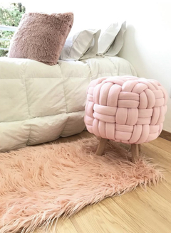 Alfombrita costado de cama rosa - comprar online