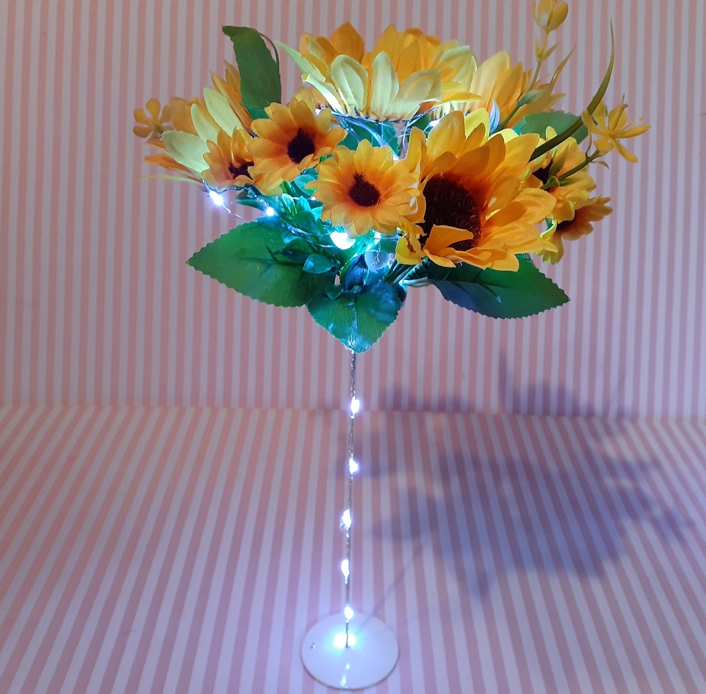 centro de mesa ramo de girasoles con luz led