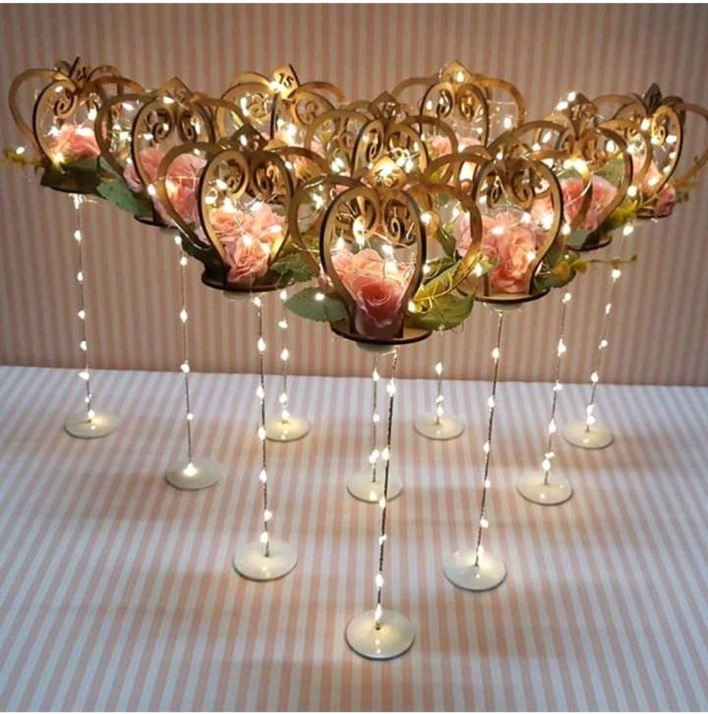 centro de mesa corona con flores y luz led 30 cm