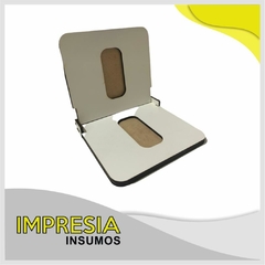 Cajas para pendrives hechas de madera