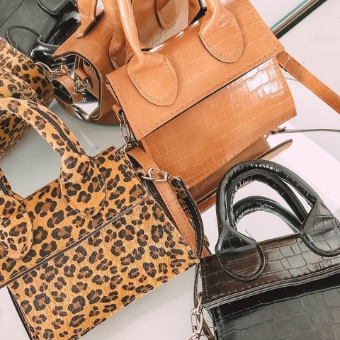 mini bolsa with strap