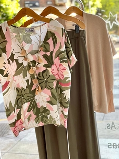 Blusa “Dana” Estampada Verde Beige y Rosa - comprar online