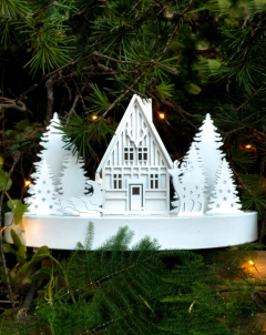 Paisaje Casita, Pinos y Ciervos con Luz Blanco 23 x 13 x 15 cm