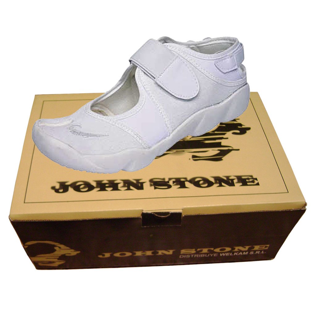 Zapatillas Pezuña Marca John Stone en Talles Grandes en Lona Blanca