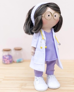 boneca médica com cabelo chanel