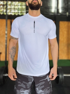 Camiseta Poliamida Dry Workout Lurk na internet