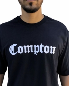 Camiseta Compton Hip Hop 100% Algodão Sk8 Preto (Masculino) - comprar online
