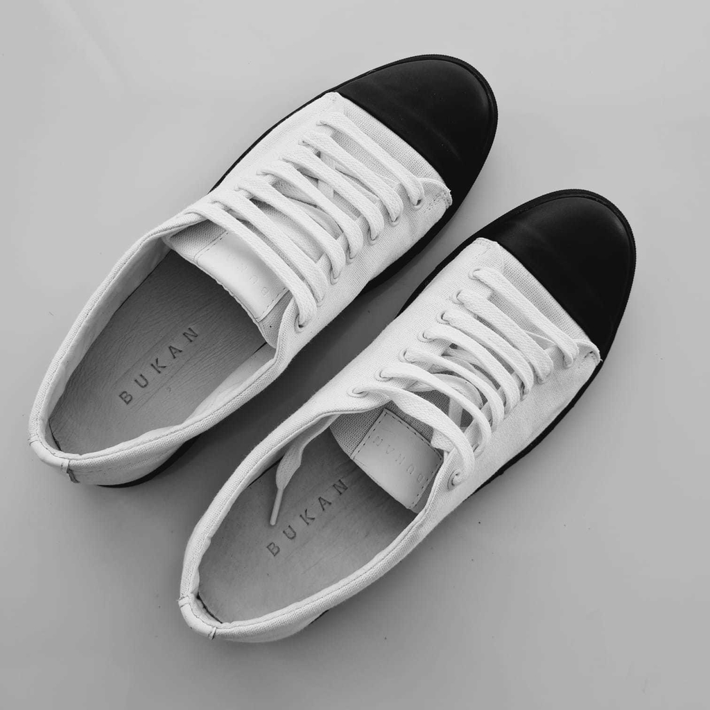 ZAPATILLAS PAMPA BLANCA SUELA NEGRA - B U K A N