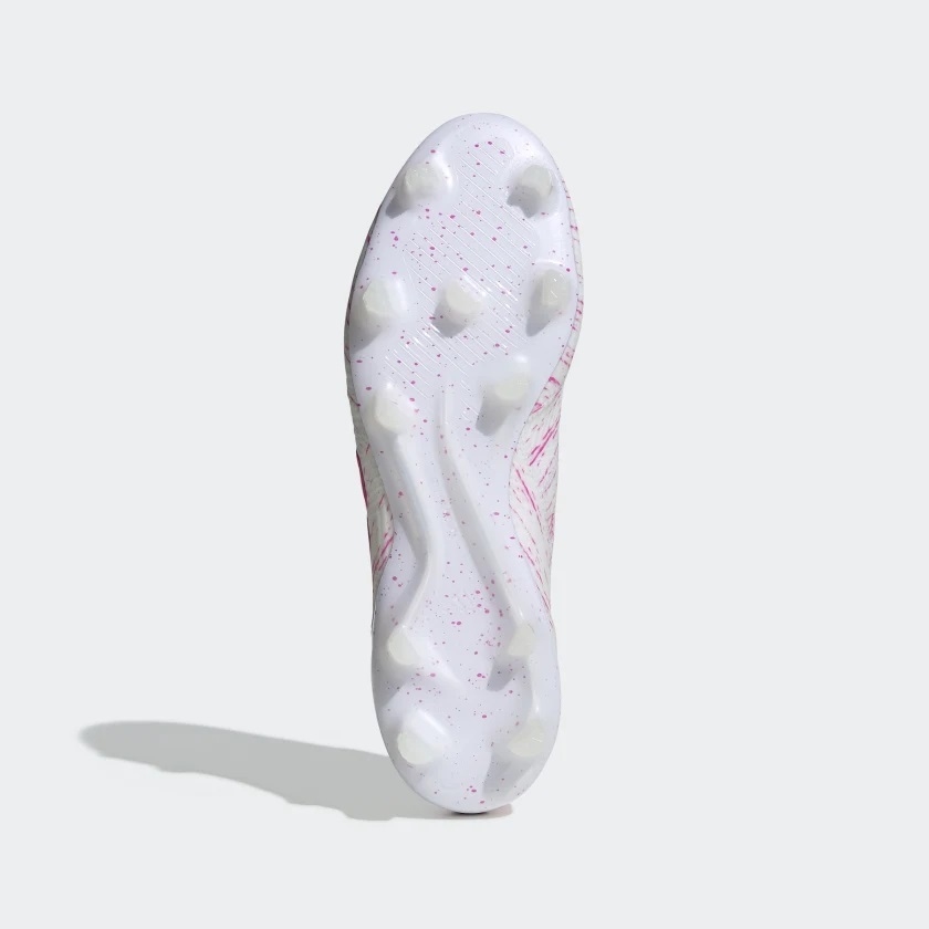 chuteira nemeziz 18.1 campo