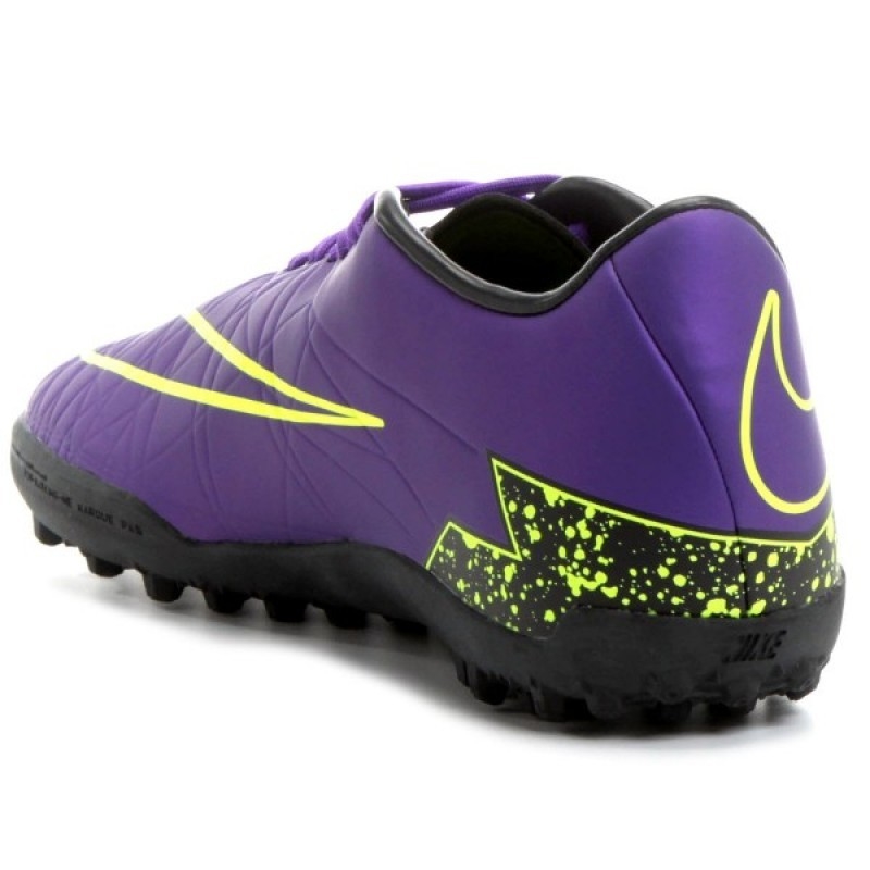 chuteira hypervenom roxa e verde
