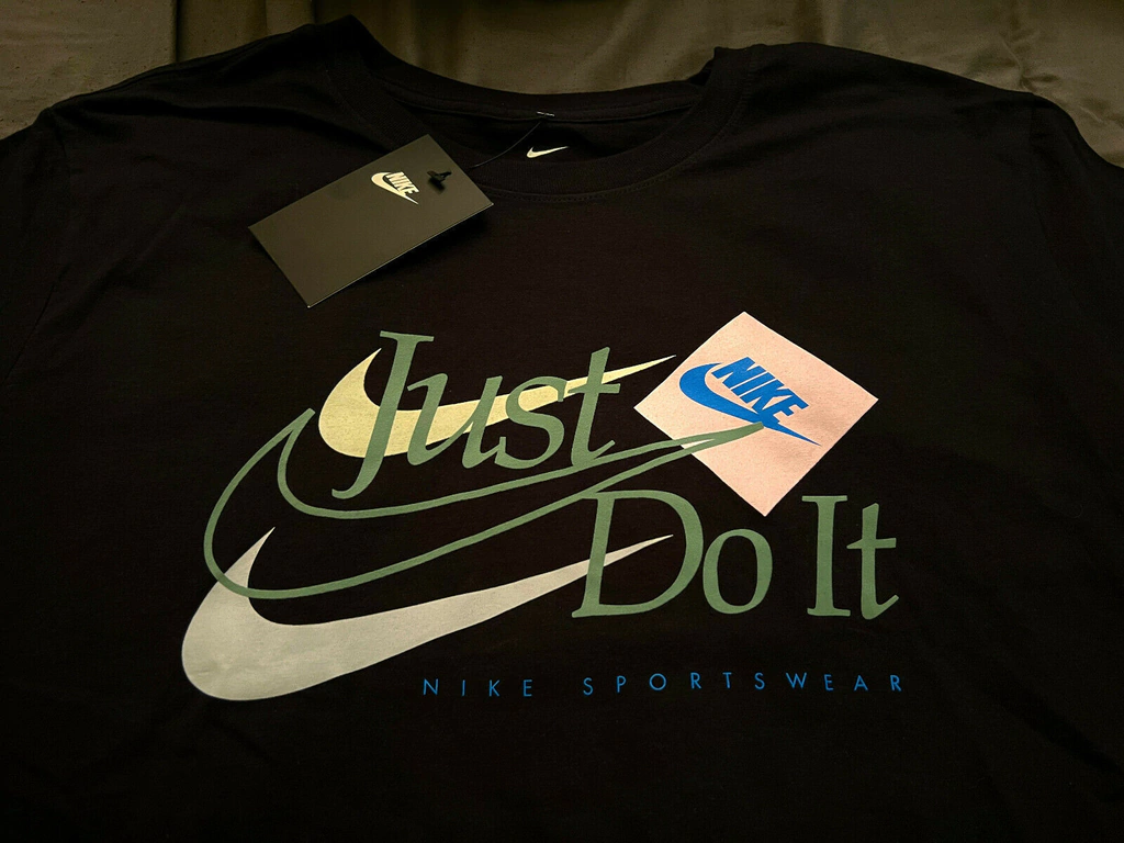 Camiseta Nike Just Do It Sportswear Preta DM4200-010