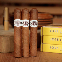 José L. Piedra Petit Cazadores - X 5 unidades petaca cerrada - comprar online