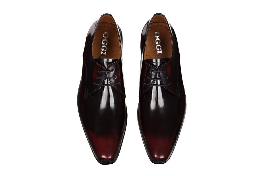 Zapato prusiano de charol rubí