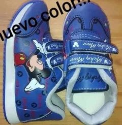 Zapatillas con personaje Mickey suela caminante