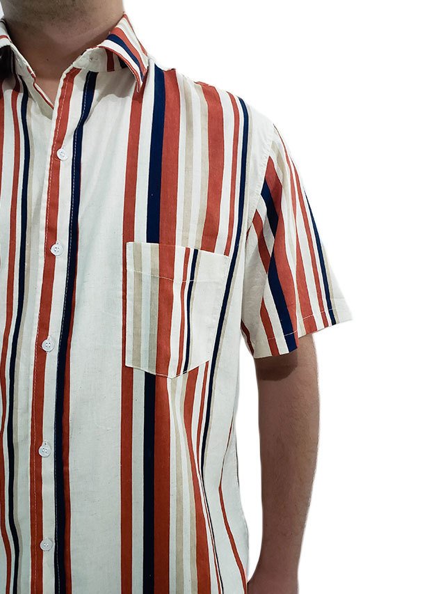 camiseta listrada branca e vermelha masculina