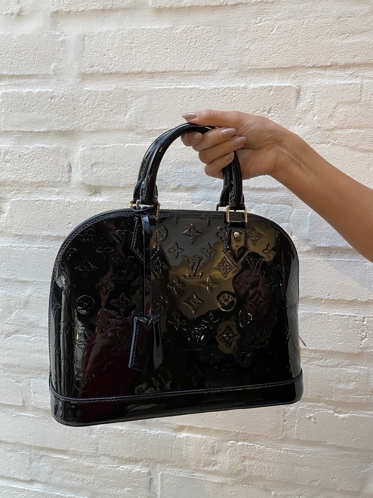 louis vuitton alma handbolsa
