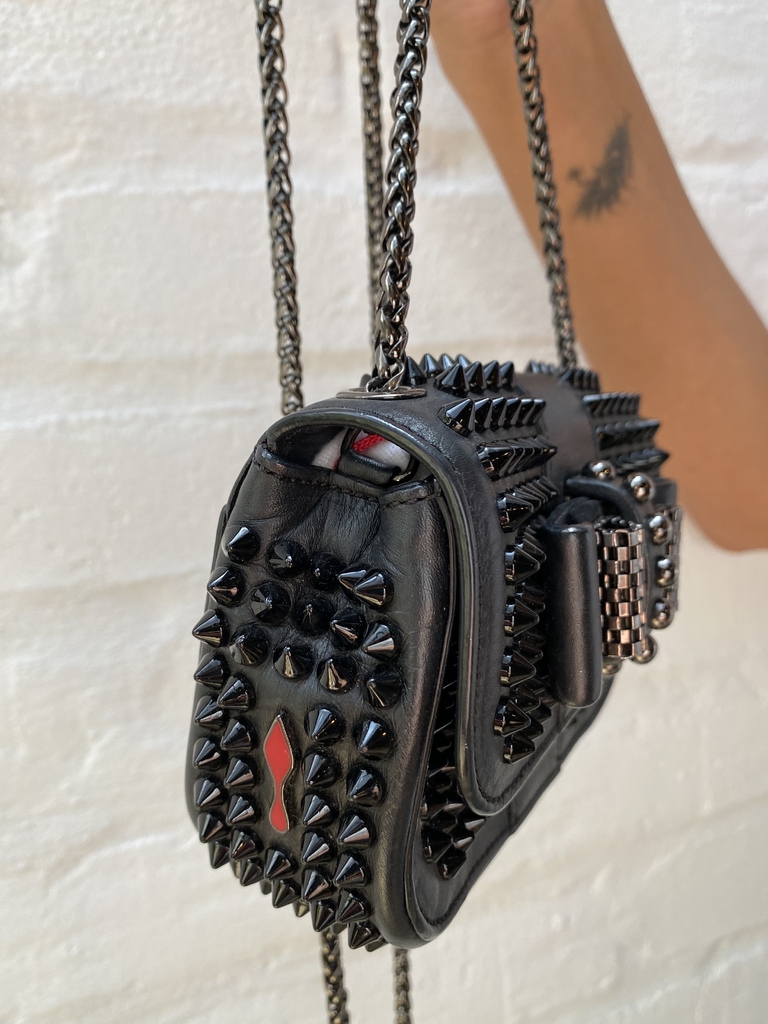 louboutin mini bolsa