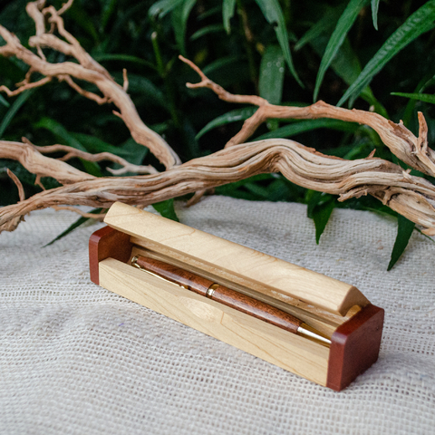 Lapicera dorada en madera de quina - Flecharte
