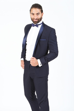 Traje para hombre azul navy bordado. - Venta y Aquiler