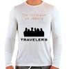 Camiseta Branca Longa Série Travelers Netflix
