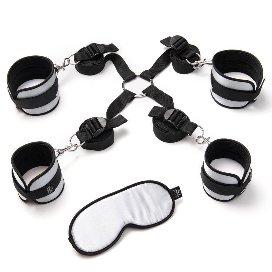 Fetish Fantasy Series Spread Em Bar & Cuff Restraint Set main image 0