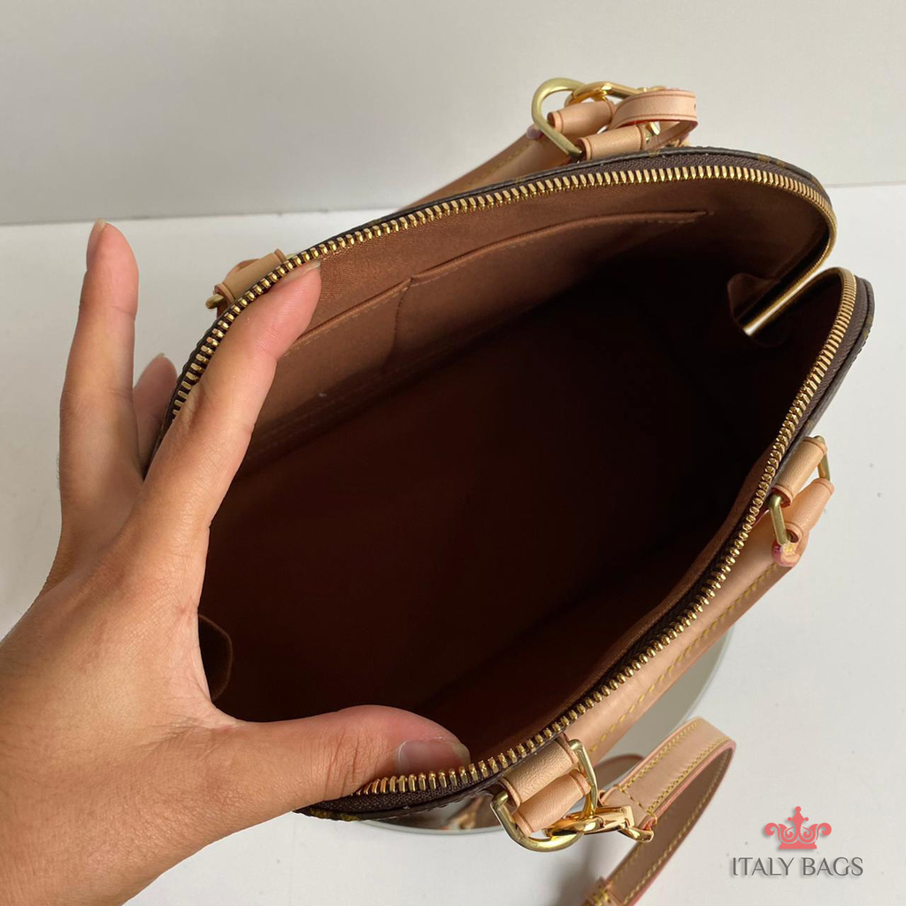 monogrammed toiletry bolsa for her