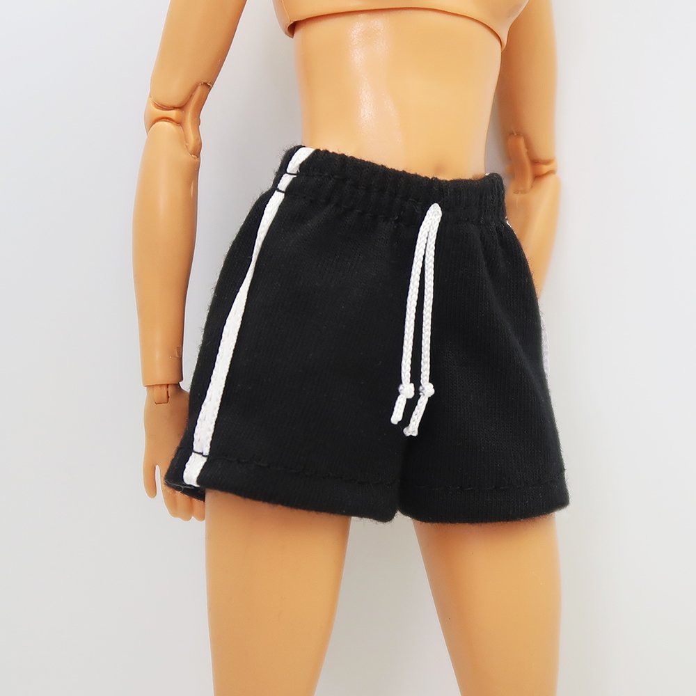 short preto com listra branca do lado