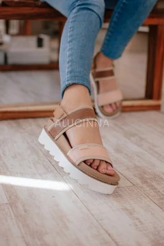 CARMELA SUELA Y NUDE - Comprar en Alucinna Trendy Shoes