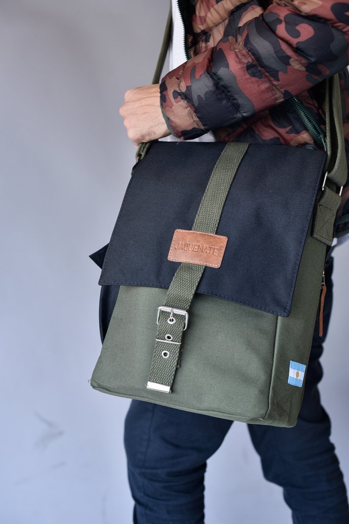 Mochila Matera Negro con Verde - Comprar en CheMate