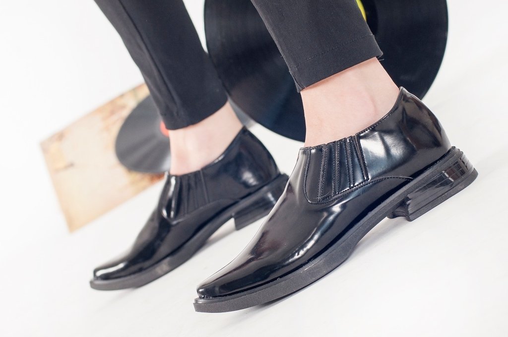 Zapatito Kibo Charol Negro - Voy Dejando Huellas