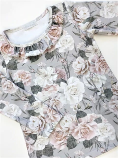 631120 Remera Rosas Románticas con Volado en internet